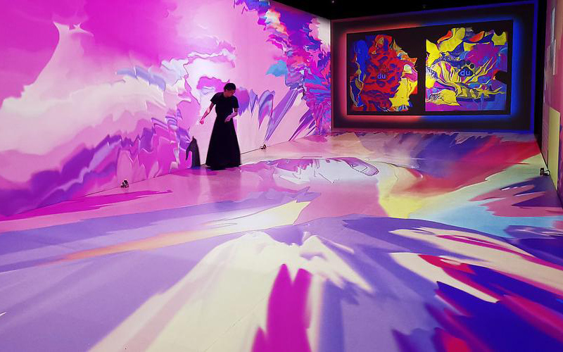 百度AI沉浸式互動(dòng)藝術(shù)體驗(yàn)展：?jiǎn)拘讶f(wàn)物，絕了！